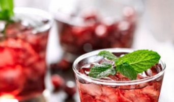 Толокнянка и клюква при цистите